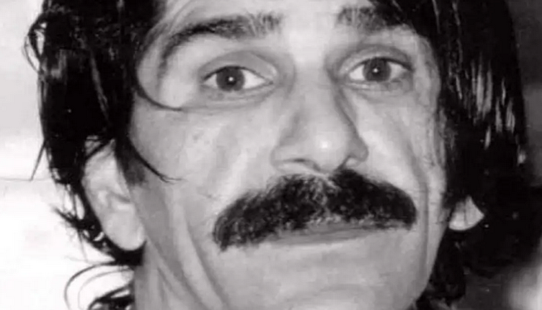 سفر در زمان؛ تصویری نادر از حسین پناهی در روزهای آغازین جنگ کنار دوستانش ؛ سال ۵۹