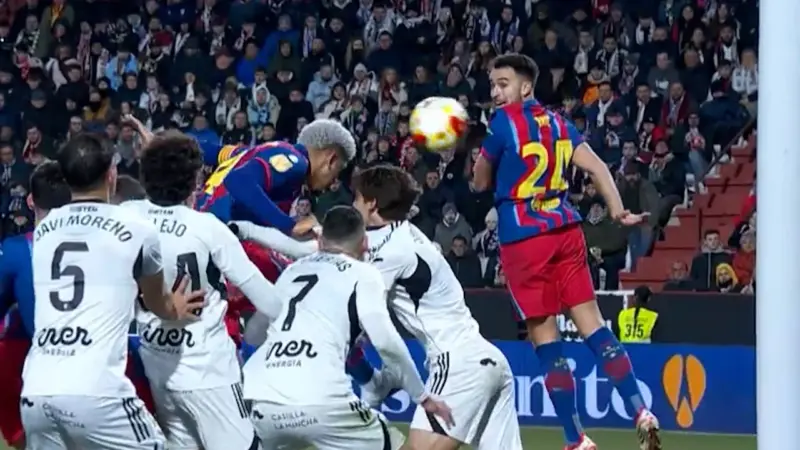 گل دوم بارسلونا به آلباسته رونالد آرائوخو
