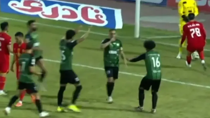 گل دوم خیبر خرم آباد به فولاد با ضربه پنالتی قنبری