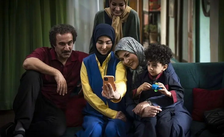 عکس| «سارا و نیکا پایتخت» در 20 سالگی/ این دو خواهر چقدر جذاب شدند