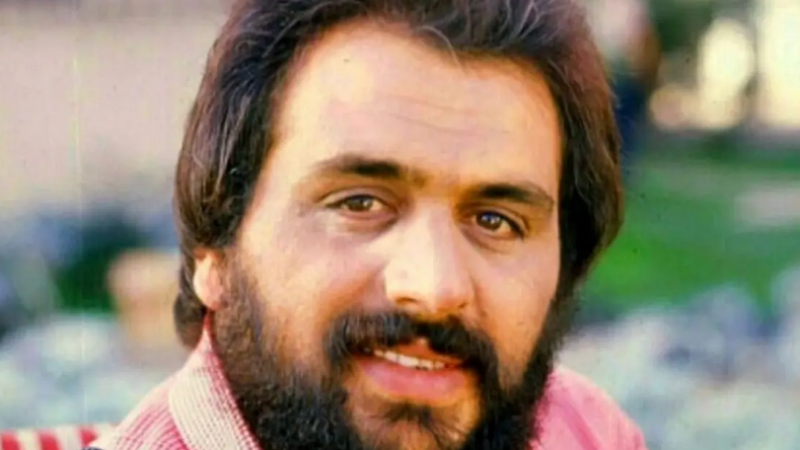 تصاویری نادر از «سلی» خواننده افسانه‌ای قبل انقلاب در ۷۶ سالگی در خانه‌اش!