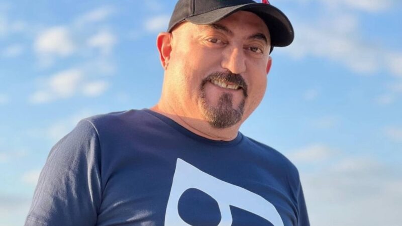 عکس| بیوگرافی و اسم واقعی سندی (خواننده) ؛ همسری ۲۶ سال جوان‌ترش را دیده اید؟