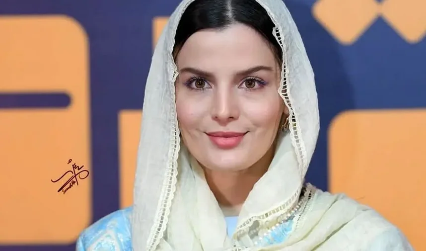 سفر به گذشته با نایاب از سولماز حصاری و غزاله اکرمی در ۱۹ سالگی - اخبار