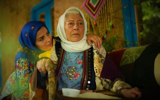 فرانک، نجمه و جاوید در سلفی گروهی سریال سوجان؛ سال 1403