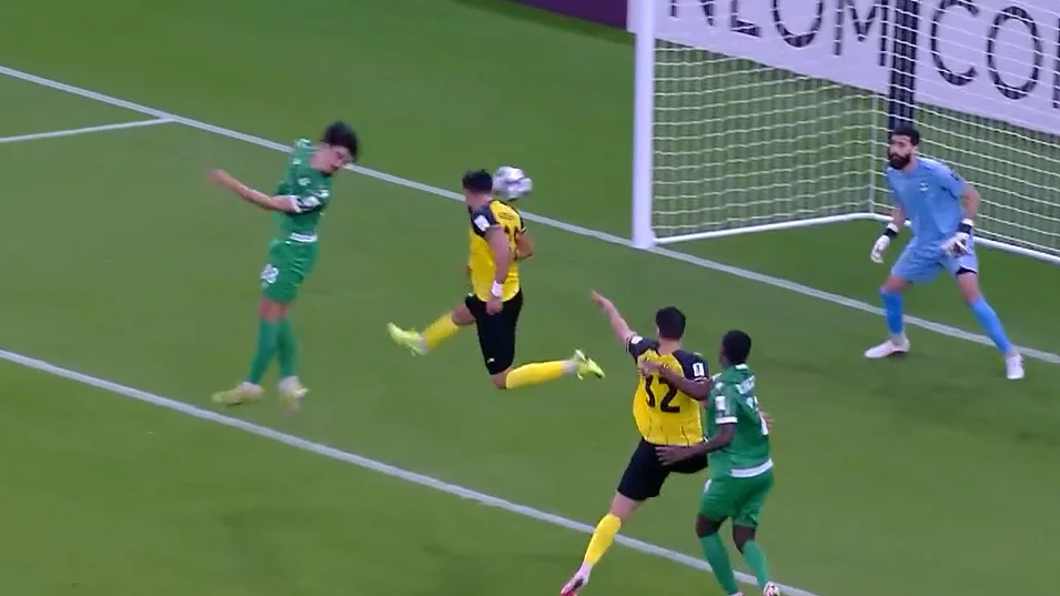 گل دوم سپاهان به الاهلی دوحه (آرش رضاوند) - تصویر شاخص