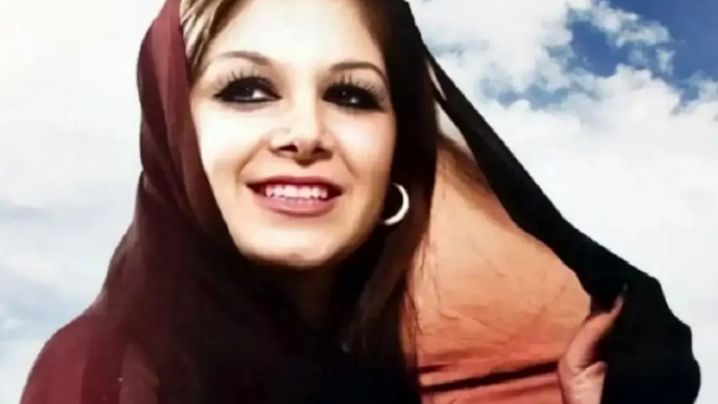 شورانگیز طباطبایی در 65 سالگی؛ نواختن سه تار به یاد روزهای قدیم!