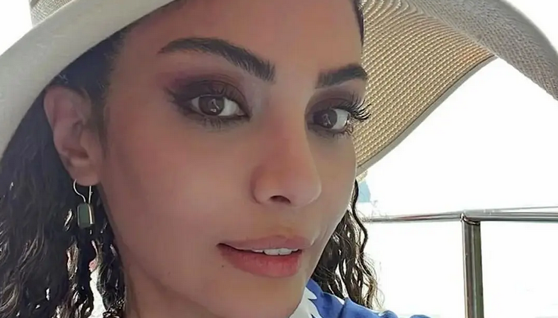 عکس| سفر در زمان؛ چهرۀ عجیب «صحرا اسداللهی»/ وقتی خانم بازیگر مادر «علیرضا بیرانوند» بود