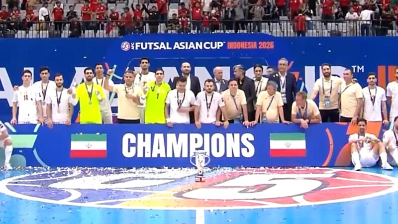 اهدای مدال و جام قهرمانی به تیم ملی فوتسال ایران
