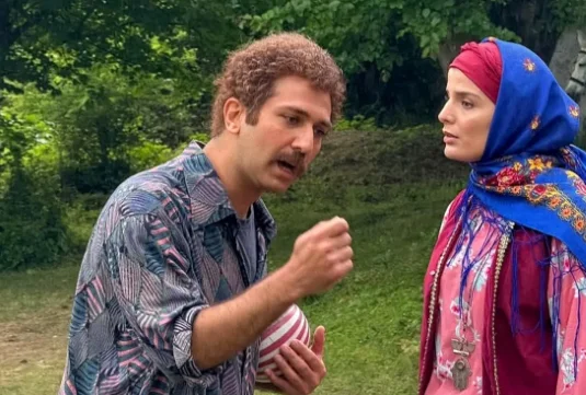 عکس| سفر در زمان؛ «قربان، طلا، سوسن و زیبا» در پشت‌صحنه سریال «سوجان»