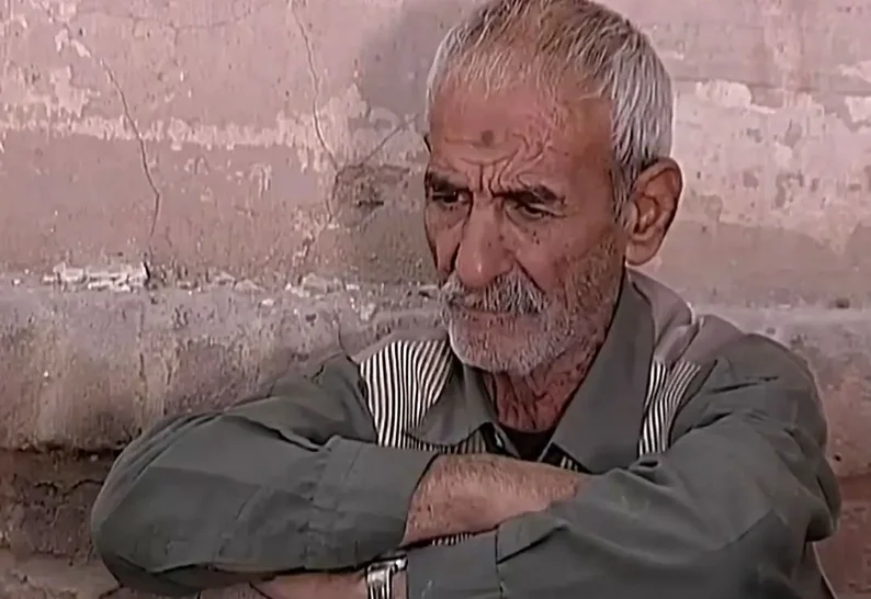 نگاهی نوستالژیک به احمد پورمخبر در 67 سالگی؛ چهره‌ای ماندگار از «مش قربون» در سال 86 - اخبار