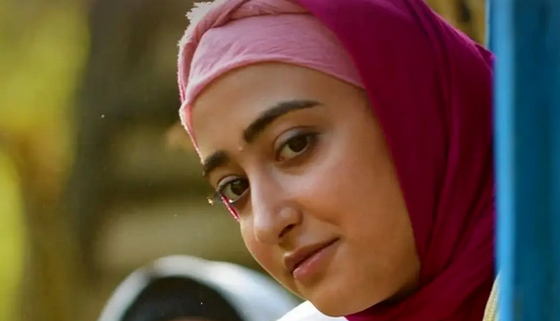 عکس| معصومه محمدپور با حیوان خانگی‌اش در سفری پر رمز و راز به گذشته سریال «سوجان»!