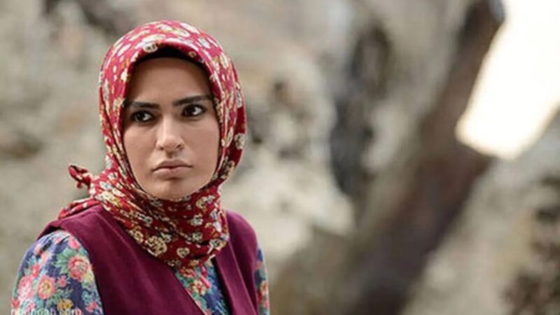 مریم خدارحمی و سفر به نخلستان بم؛ با لباس محلی چقدر زیبا شده