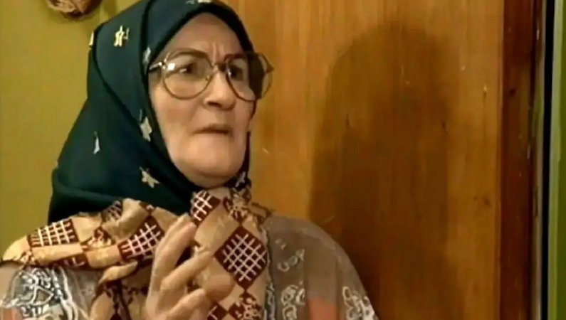 تصویری نادر از ملکه رنجبر در 85 سالگی در خانه‌اش؛ سفر به سال 95