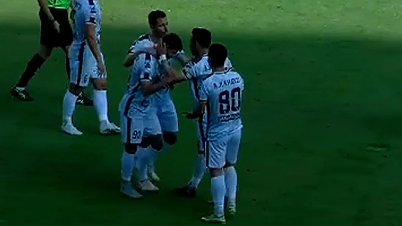 گل اول آلومینیوم به استقلال خوزستان با شوت دیدنی اژدهاکش - تصویر شاخص