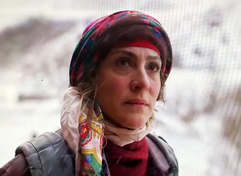 چهره متفاوت ویشکا آسایش در نخستین ش در سال ۷۶؛ سفر به گذشته‌ای جذاب - اخبار