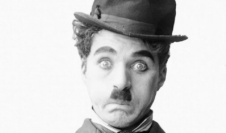 عکس| سفر در زمان؛ چارلی چاپلین در کنار هنرمندانی که تاریخ ساز شدند!