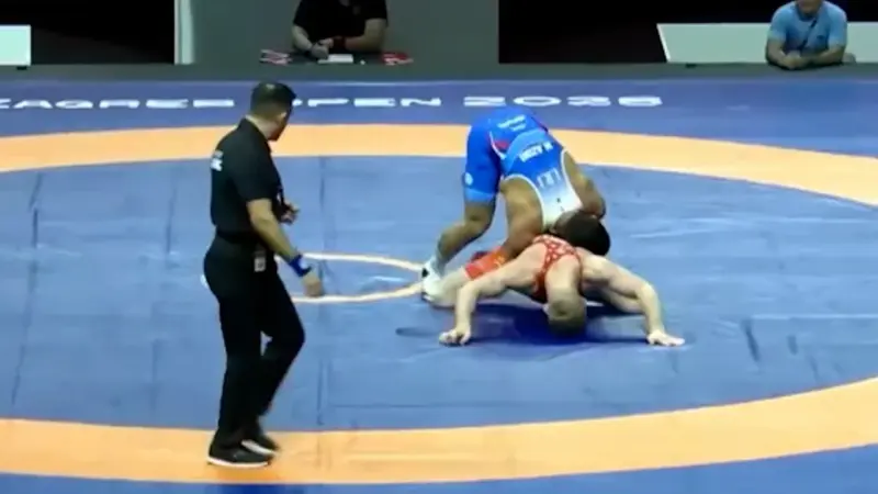 مبین عظیمی با نمایش فوق‌العاده راهی فینال ۹۲ کیلو شد