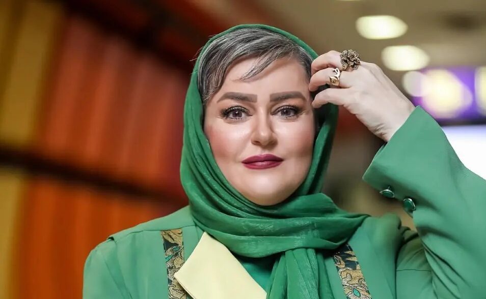 عکس| حضور نعیمه نظام دوست بین نیروهای هلال احمر؛ چقدر پیر شده - تصویر شاخص