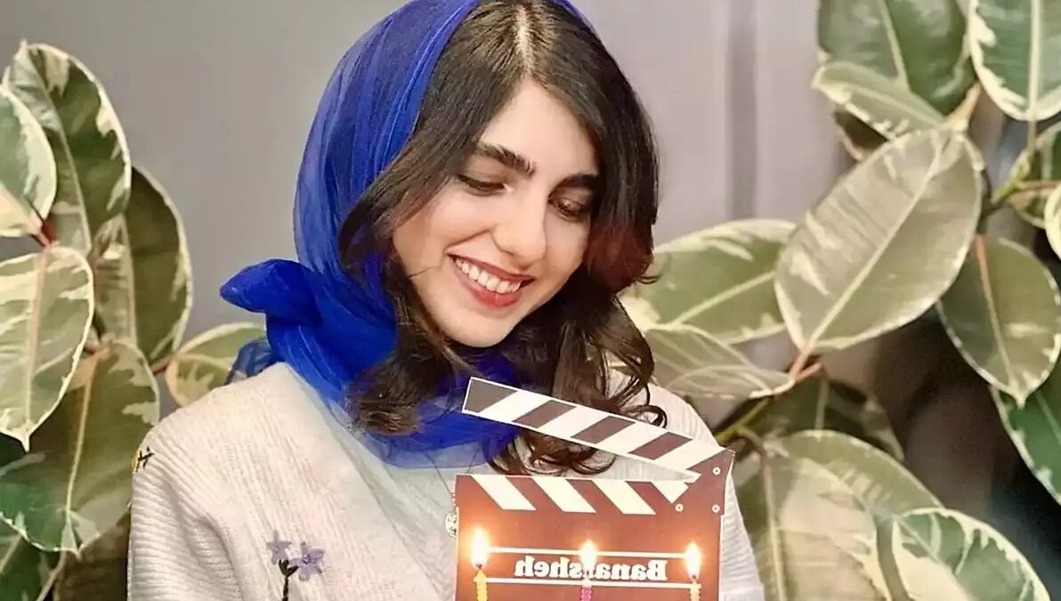 بنفشه ریاضی با چادر گل‌گلی عجیب خبرساز شد!