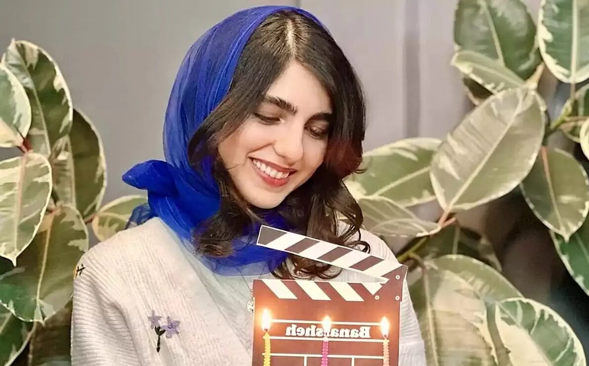 بنفشه ریاضی با چادر گل‌گلی عجیب خبرساز شد! - تصویر شاخص