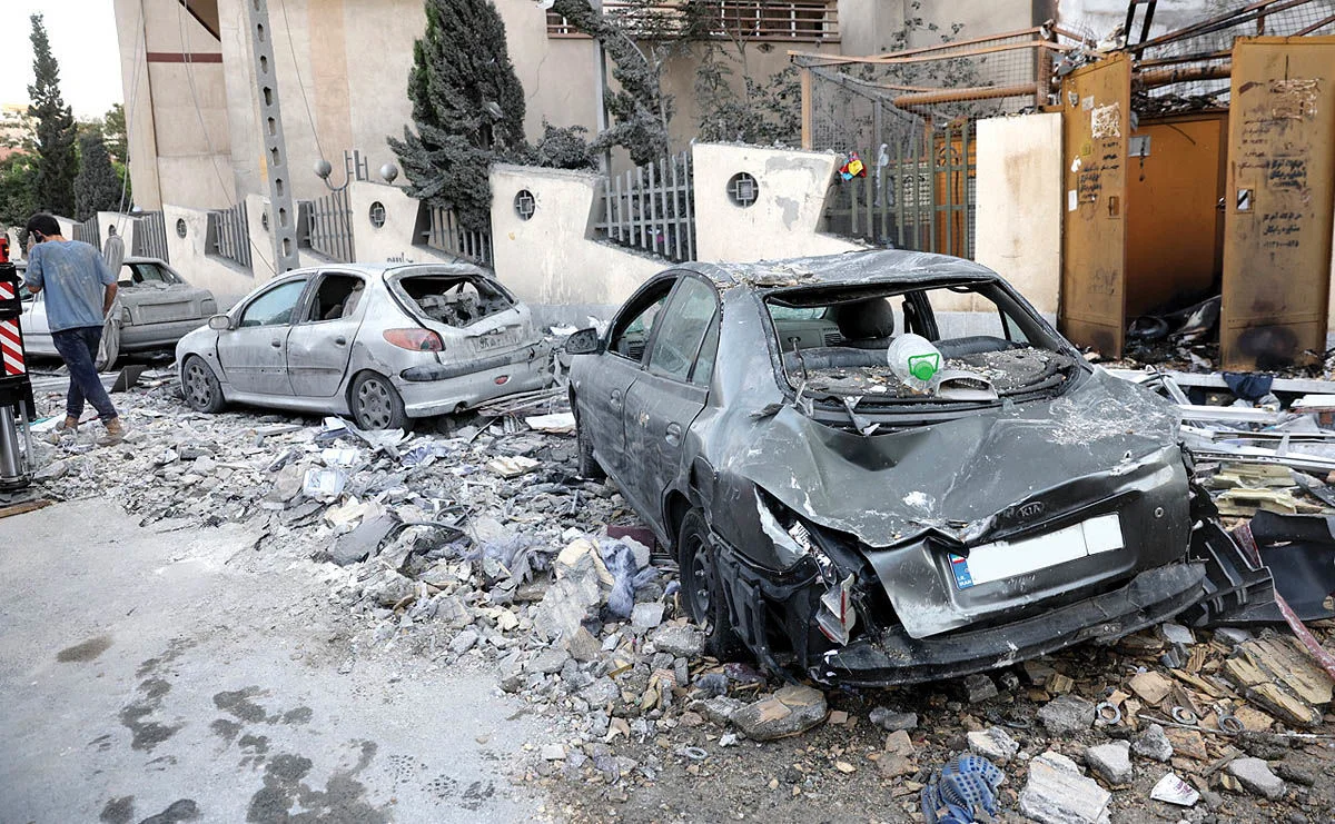 بهترین راهکار برای ارزیابی خسارات منازل و خودروهای آسیب دیده در جنگ/ چیکار کنیم؟ - تصویر شاخص