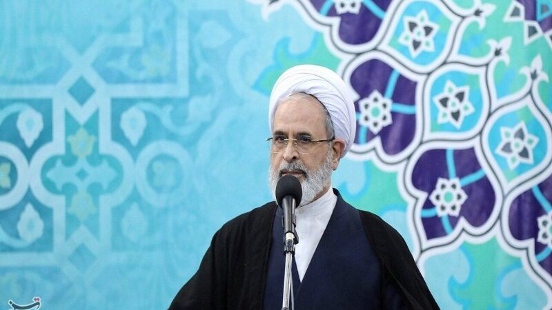 آیت الله اعرافی درباره جنگ: با کمک مردم می توان از موقعیت فعلی عبور کرد