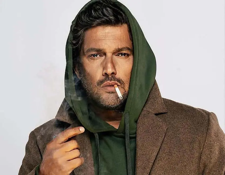 فیلم| حامد بهداد باز هم با ادای خوانندگی فرزاد فرزین ترکوند - تصویر شاخص