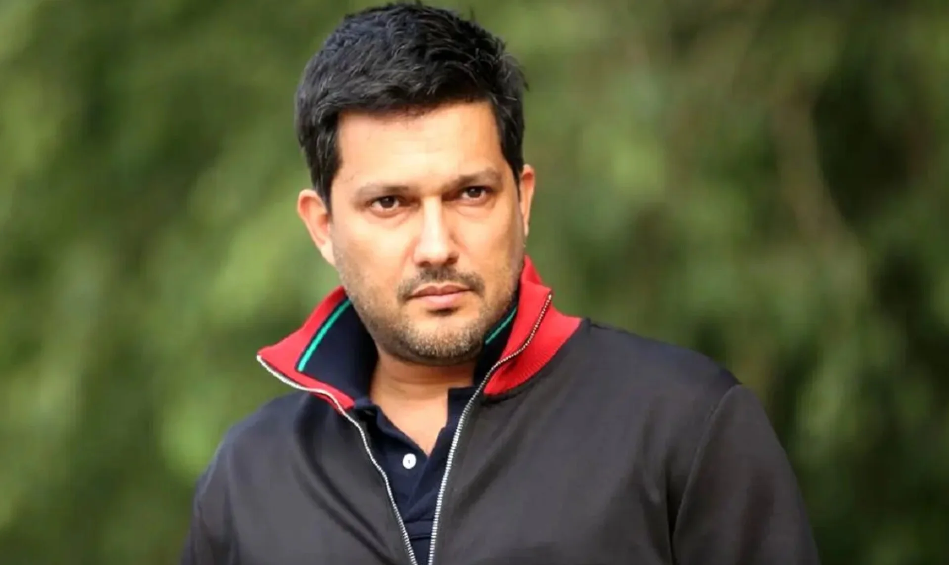 فیلم| اجرای طنز حامد بهداد با تقلید از خوانندگی فرزاد فرزین - تصویر شاخص