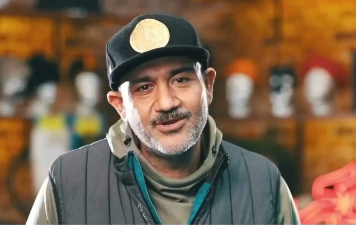 ویدیو| حضور نیمه شب مهران غفوریان کنار آتش‌نشانان پایتخت - تصویر شاخص