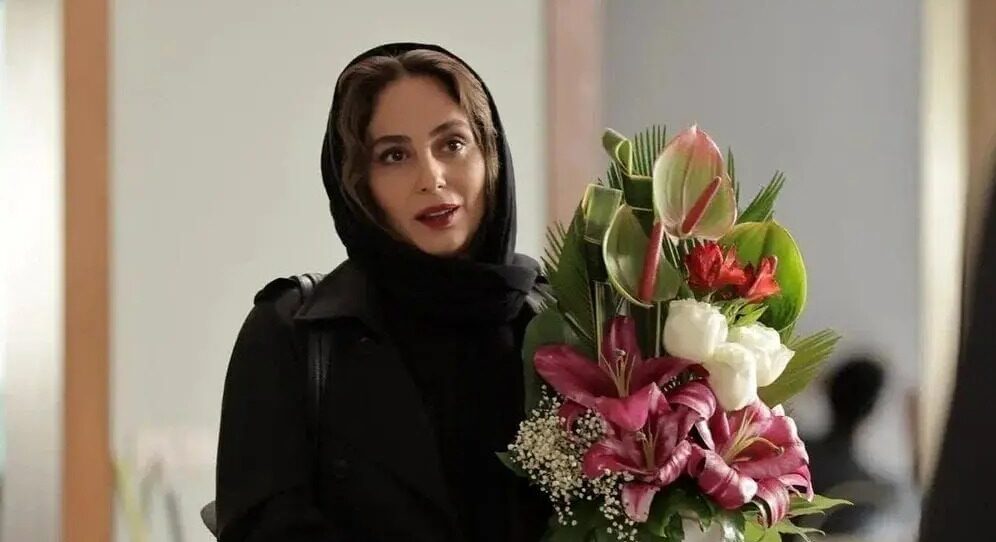 رعنا آزادی‌ور و پردیس احمدیه در اوج جوانی؛ با استایل دخترونه ترکوندند - تصویر شاخص