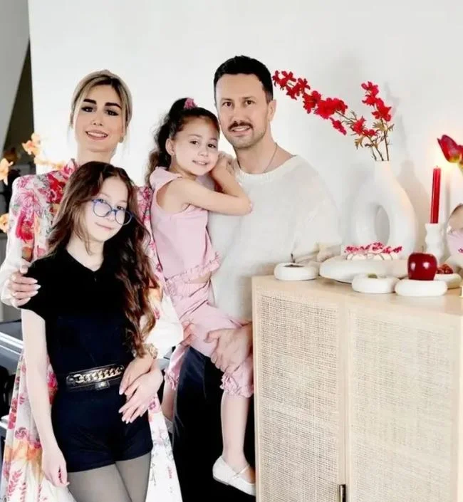 شاهرخ استخری