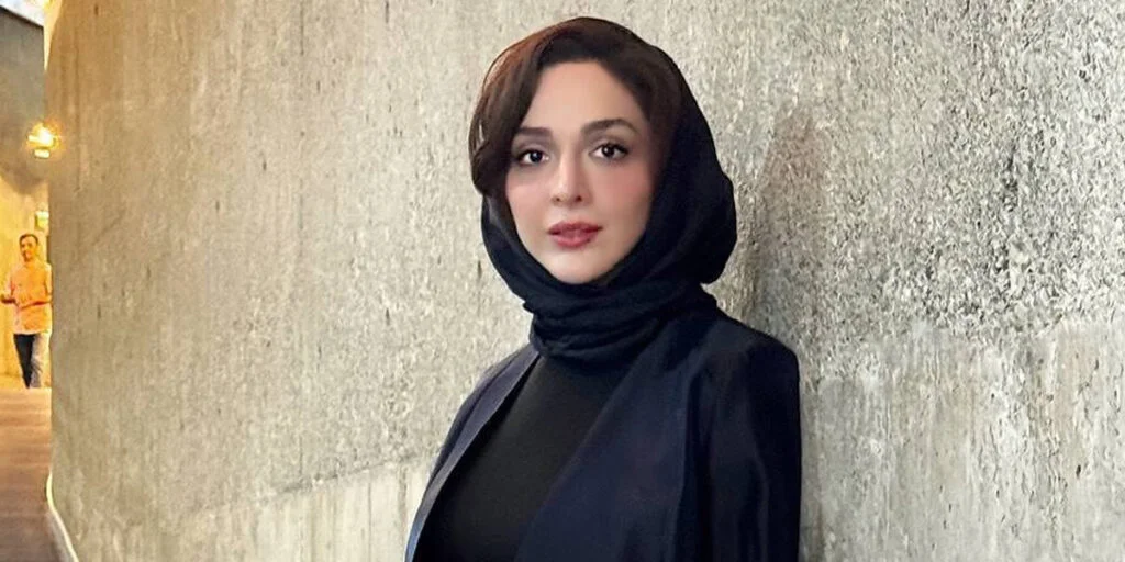 نگاهی به دکوراسیون خیره‌کننده خانه خانم بازیگر/ میز هفت سین المیرا دهقانی همه را انگشت به دهان کرد - تصویر شاخص