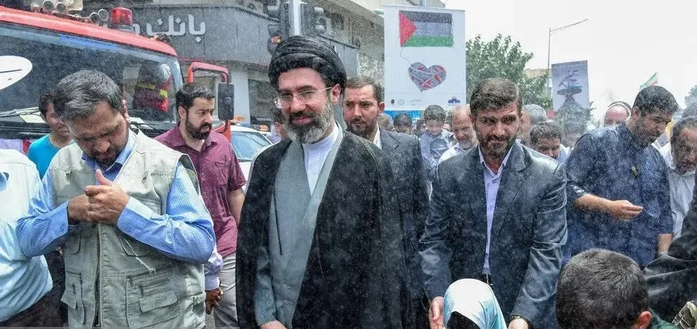 تصاویر کمتر دیده شده از رهبر جدید انقلاب (سیدمجتبی خامنهای فرزند رهبر شهید انقلاب اسلامی)