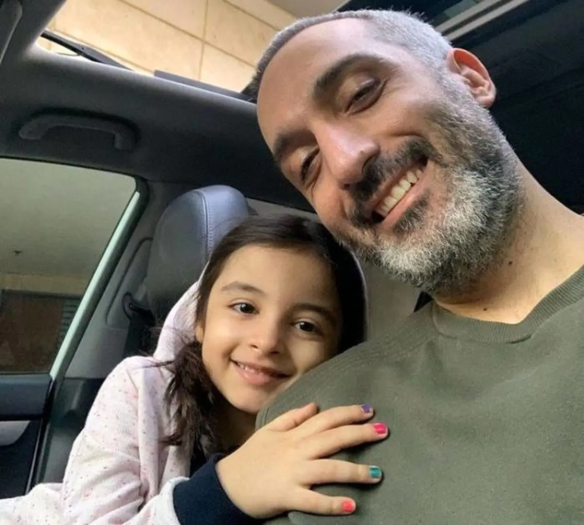 دلنوشته‌ احساسی امیرمهدی ژوله برای دخترش در روزهای جنگ - تصویر شاخص