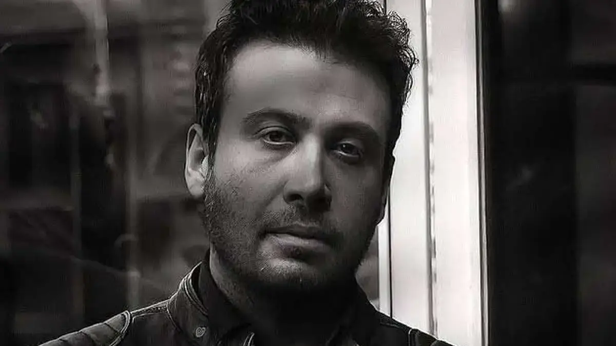 پست حاشیه ساز  محسن چاوشی: حق با شماست: من «وسطم»