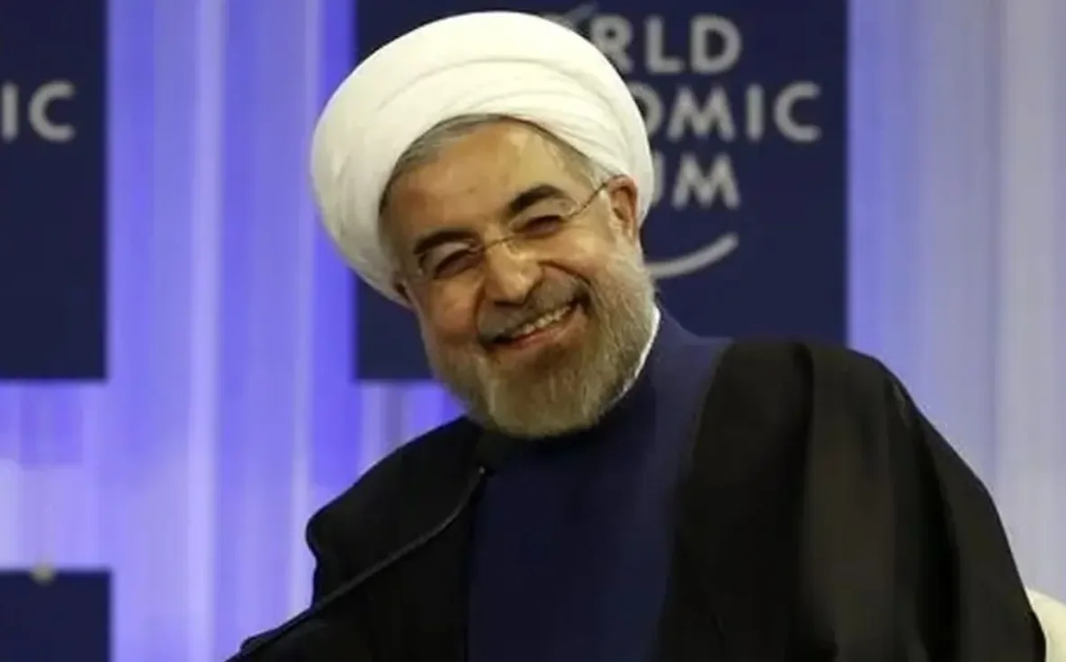 عکس| سفر در زمان؛ تصویری جنجالی از «حسن روحانی» در جوانی در کنار «رهبر کره شمالی»؛ سال 60 - تصویر شاخص