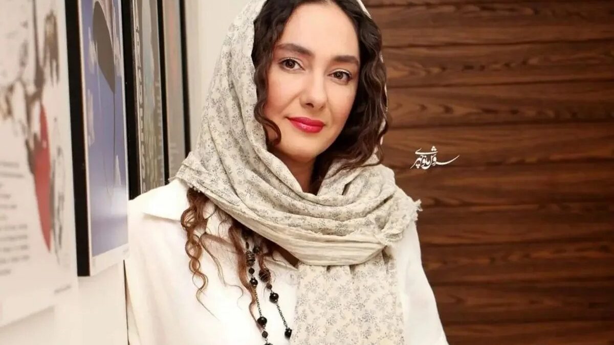 استایل بامزه هانیه توسلی در کنار خاله شادونه در جشنواره فجر؛ سال 96