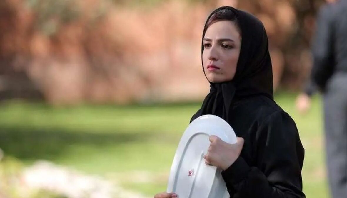 گلاره عباسی: مرا آویزان کنید هم به وطن خیانت نمی‌کنم