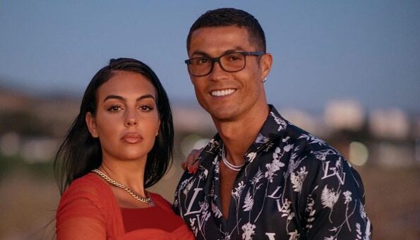 ساعت ست و برند جورجینا و رونالدو پشت فرمان بوگاتی؛ انگشتر همسرش همه را شوکه کرد - تصویر شاخص