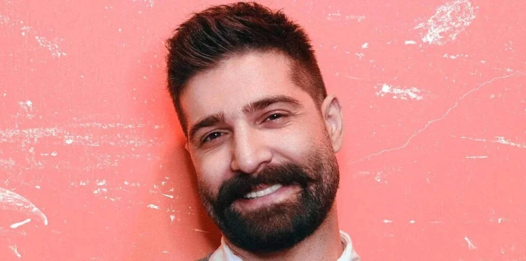 همه چیز درباره حمید هیراد؛ از روستایی در گیلان تا صحنه موسیقی کشور - تصویر شاخص