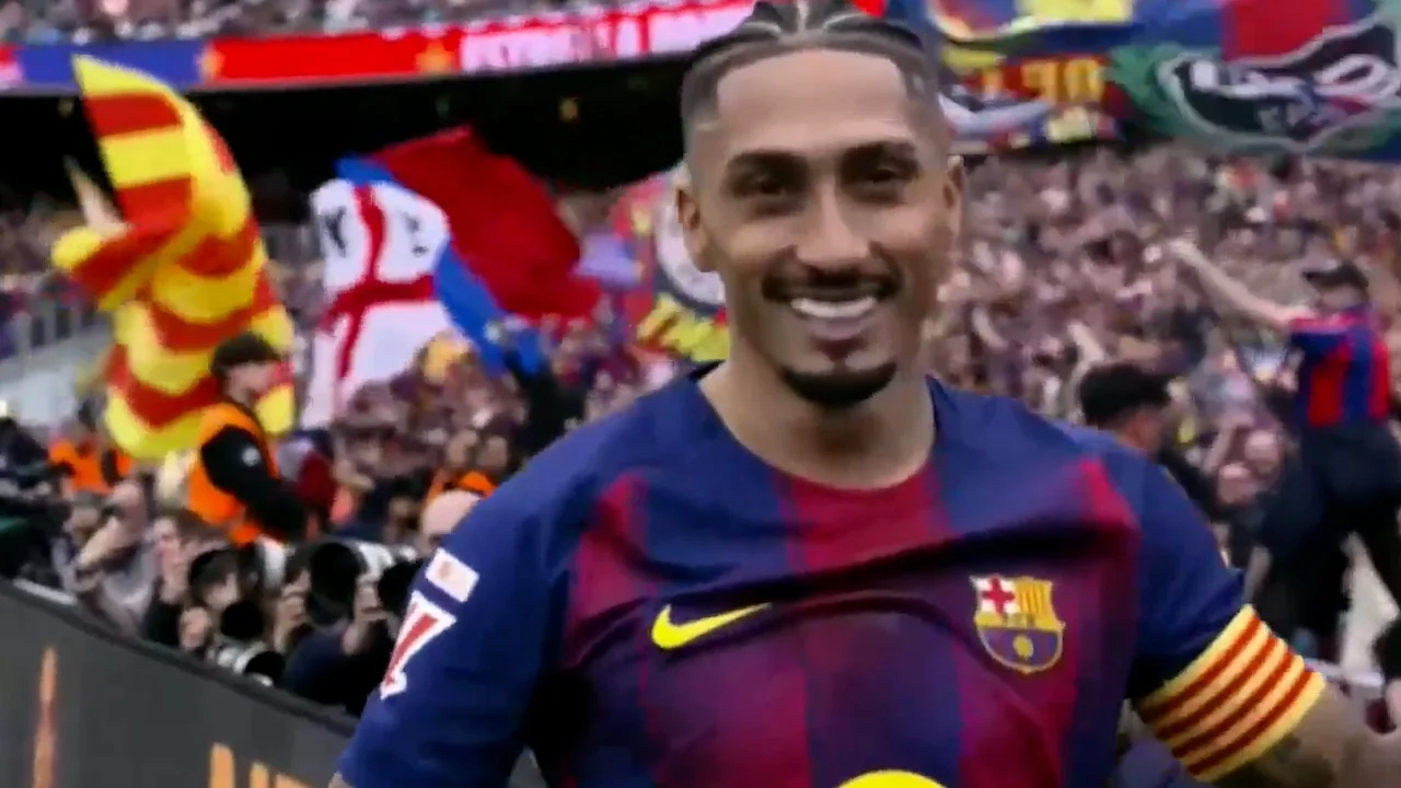 گل دوم بارسلونا به سویا دبل رافینیا - تصویر شاخص