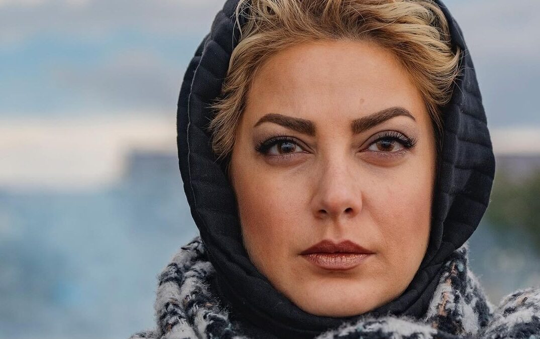 چهرۀ دیده نشده از طناز طباطبایی در پشتصحنۀ «ویلاییها» + عکس