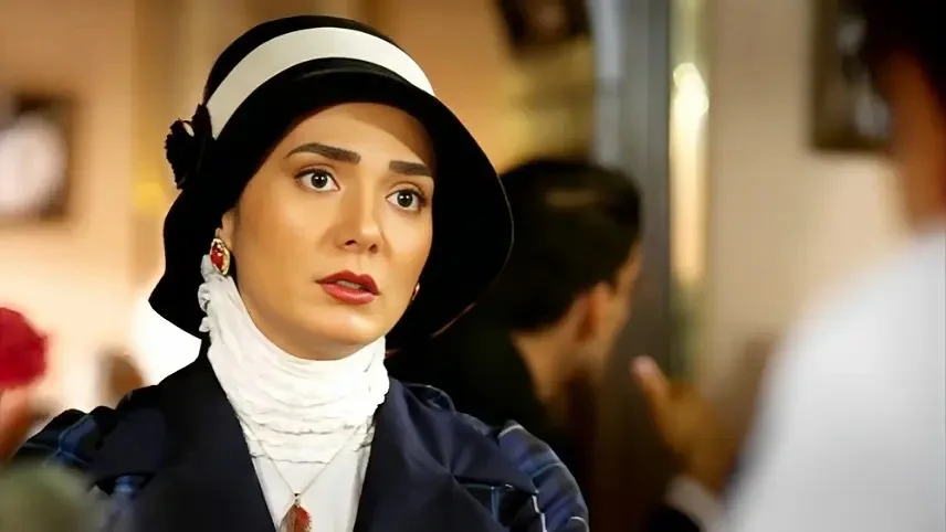 عکس| استایل عجیب و متفاوت مینا وحید کنار هوادارش خبرساز شد - تصویر شاخص