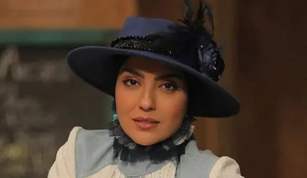 مونا کرمی در حال آفتاب گیری در دوران بارداری؛ چقدر عوض شده - تصویر شاخص