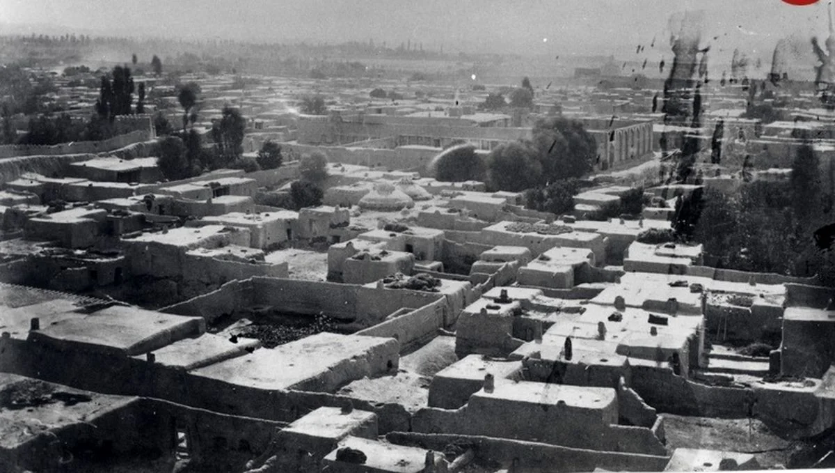 سفر در زمان؛ منظرۀ تماشایی یک روستا در خراسان در زمان قاجار - تصویر شاخص