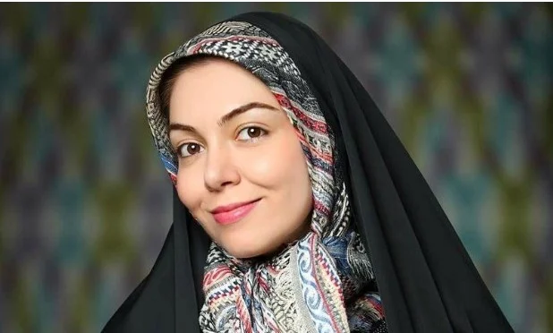 سفر زمان | چهرۀ «آزاده نامداری» خانم مجری در تست گریم فیلم «مالاریا»؛ سال 94 - تصویر شاخص