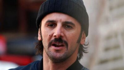 تیپ و چهرۀ متفاوت «امین حیایی» در فیلم «خانم یایا» + عکس