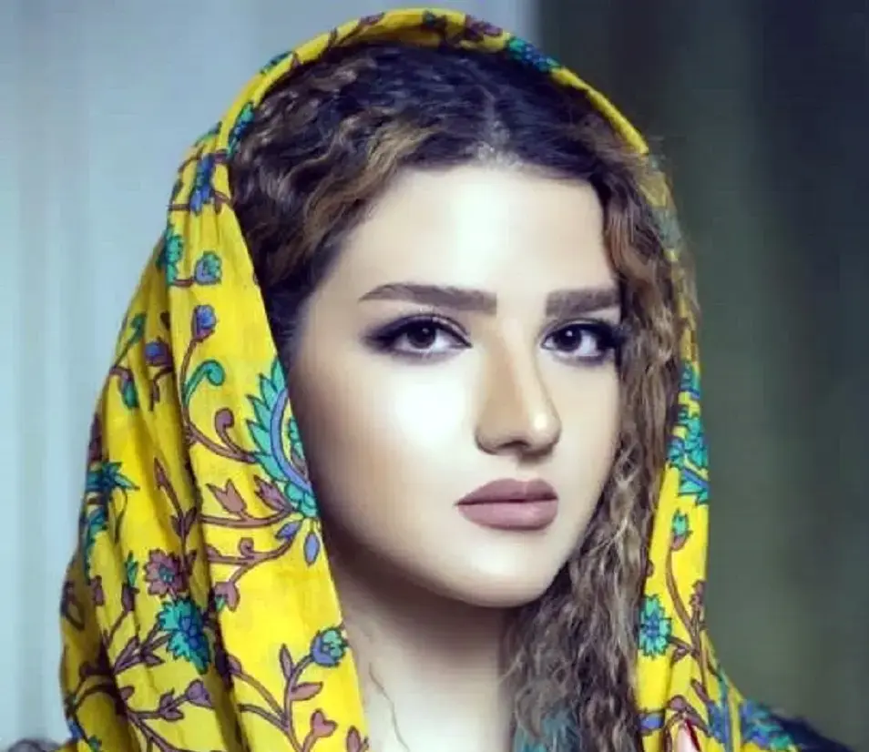 سفر زمان| «روژان آریامنش» در کنار «رضا رویگری»؛ اوایل دهۀ 80 - تصویر شاخص