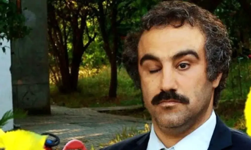 عکس| سفر در زمان؛ چهره باورنکردنی نقی معمولی در سال 82 اولین فیلم سینمایی اش - تصویر شاخص