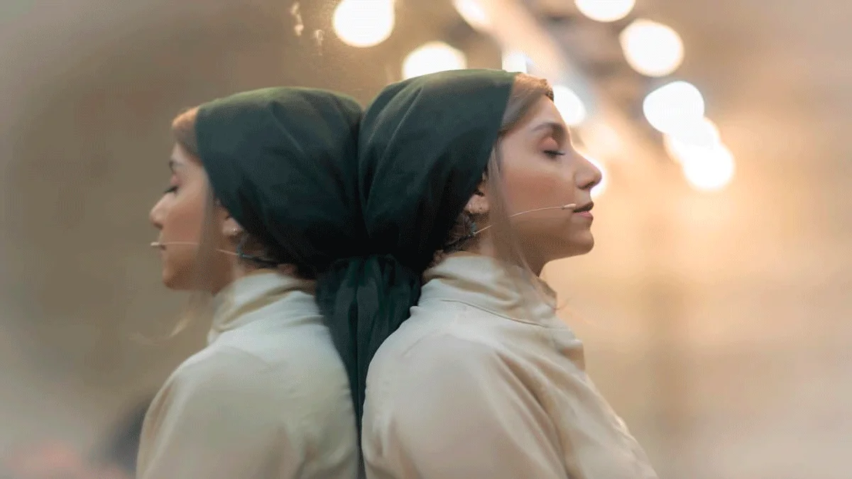 سفر در زمان | استایل شیک و مجلسی «نازنین بیاتی» در جشن حافظ غوغا به پا کرد - تصویر شاخص